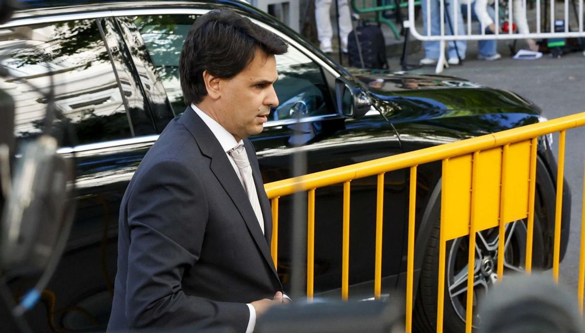 El gir copernicà de González Amador El gir copernicà de González Amador