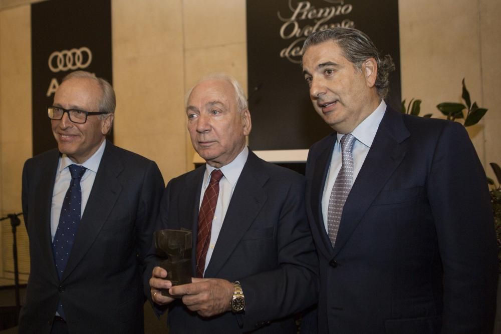 ENTREGA DEL PREMIO OVETENSE DEL AÑO A FRANCISCO RODRIGUEZ, PRESIDENTE DE RENY PICOT