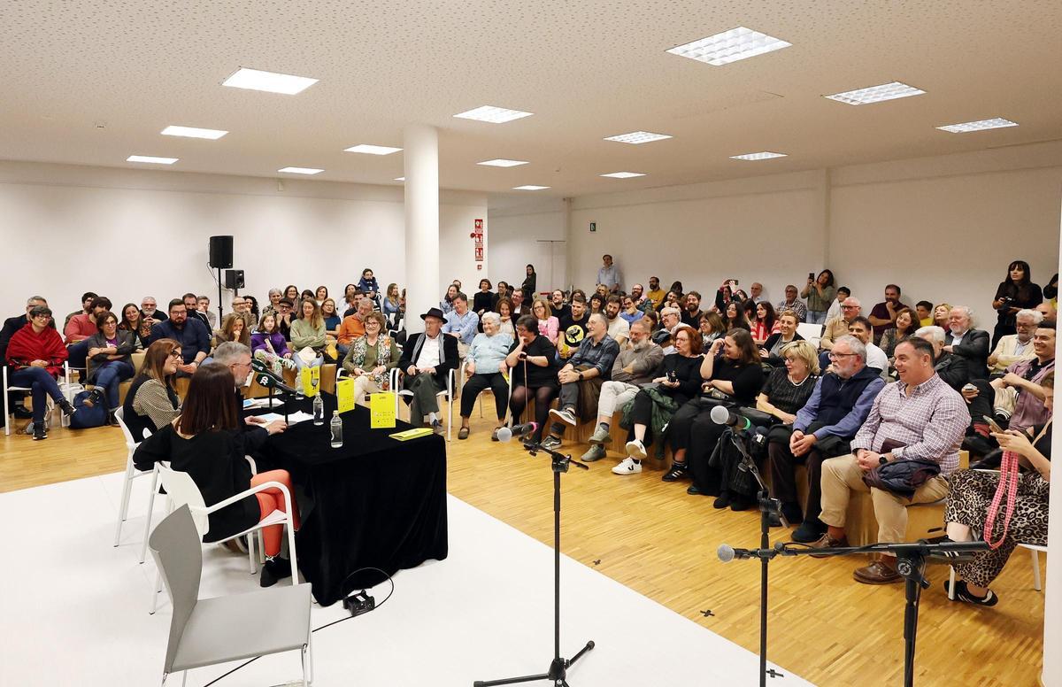 Homenaje a Manuel Bragado, el «padre literario» y editor impecable, durante el Hematofesti