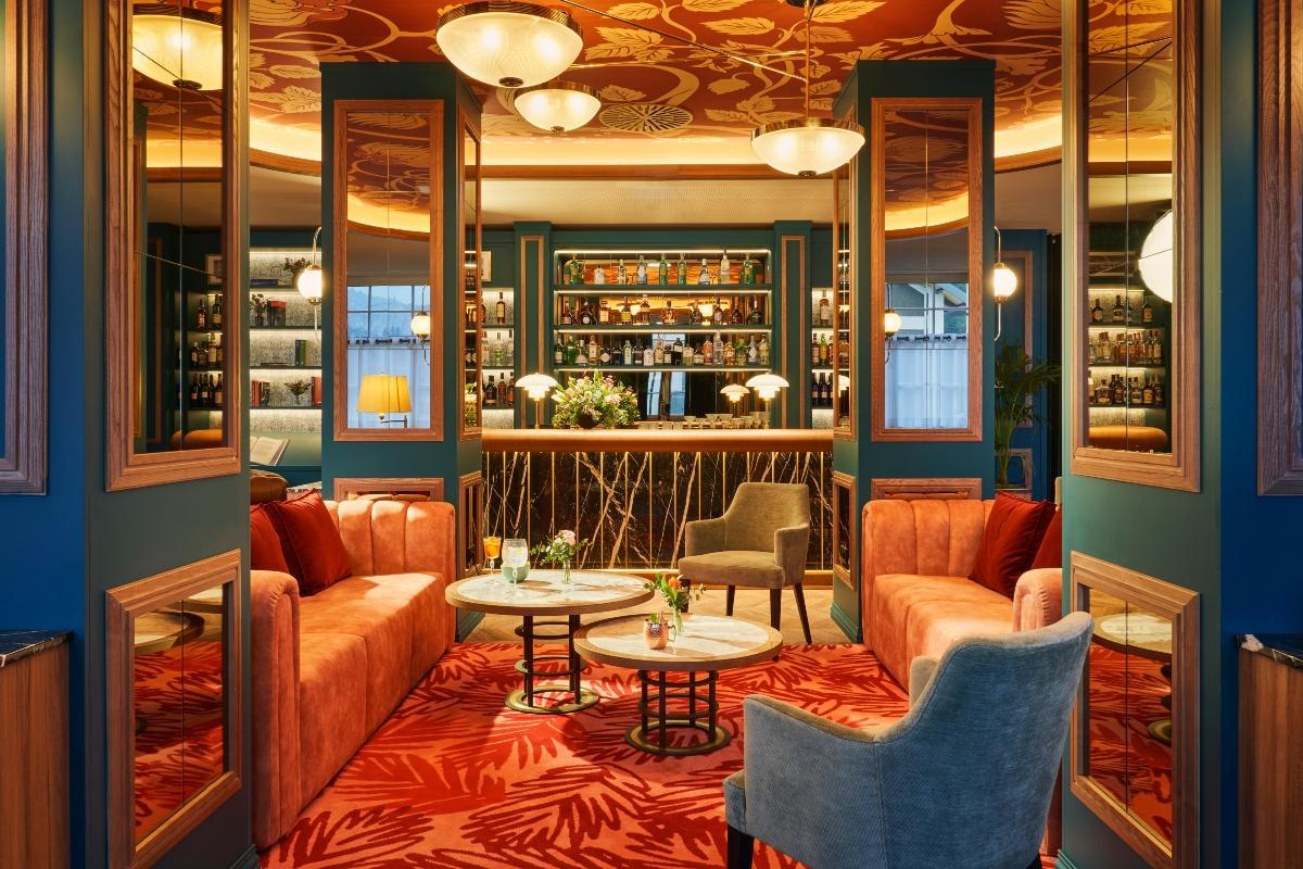 La Librería permite disfrutar de un après- ski en una cafetería que nos recuerda a los cafés parisinos.