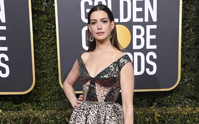 Globos de Oro 2019: Anne Hathaway, con &#039;look&#039; de leopardo de Elie Saab
