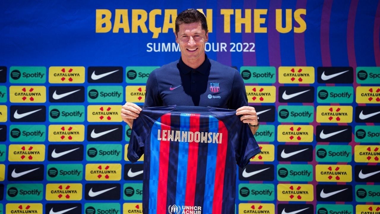 El polaco Robert Lewandowski durante su presentación como nuevo jugador del FC Barcelona.