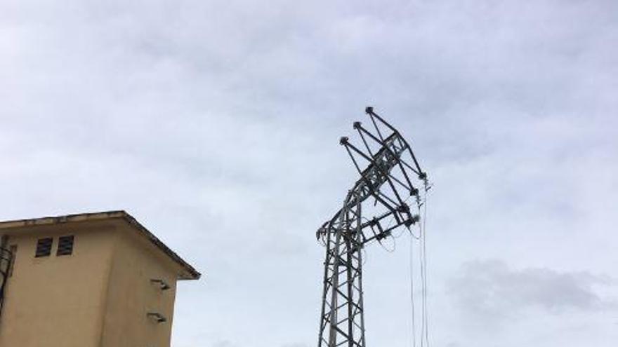 Cinco mil usuarios siguen sin suministro eléctrico en la comarca de Utiel-Requena