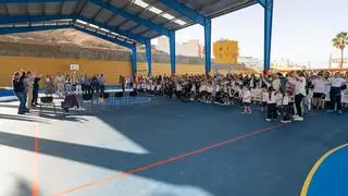 Gáldar inaugura la nueva cubierta de la cancha del colegio de Sardina