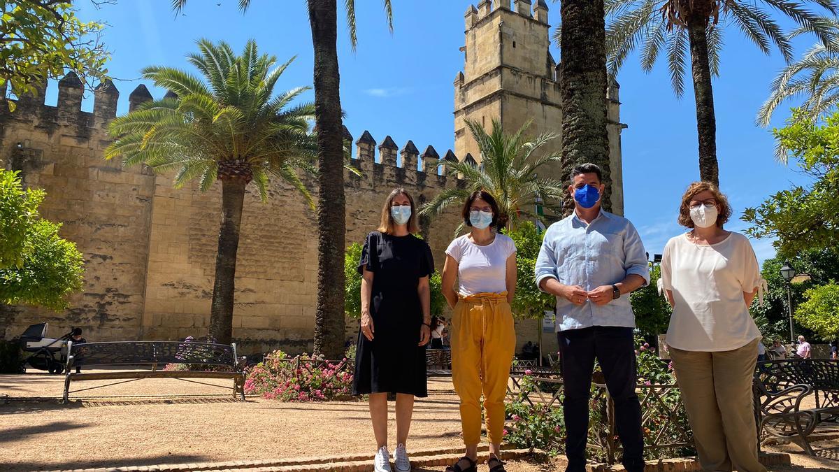 Che Liñán, Amparo Pernichi, Pedro García y Alba Doblas, de IU, en el Alcázar.