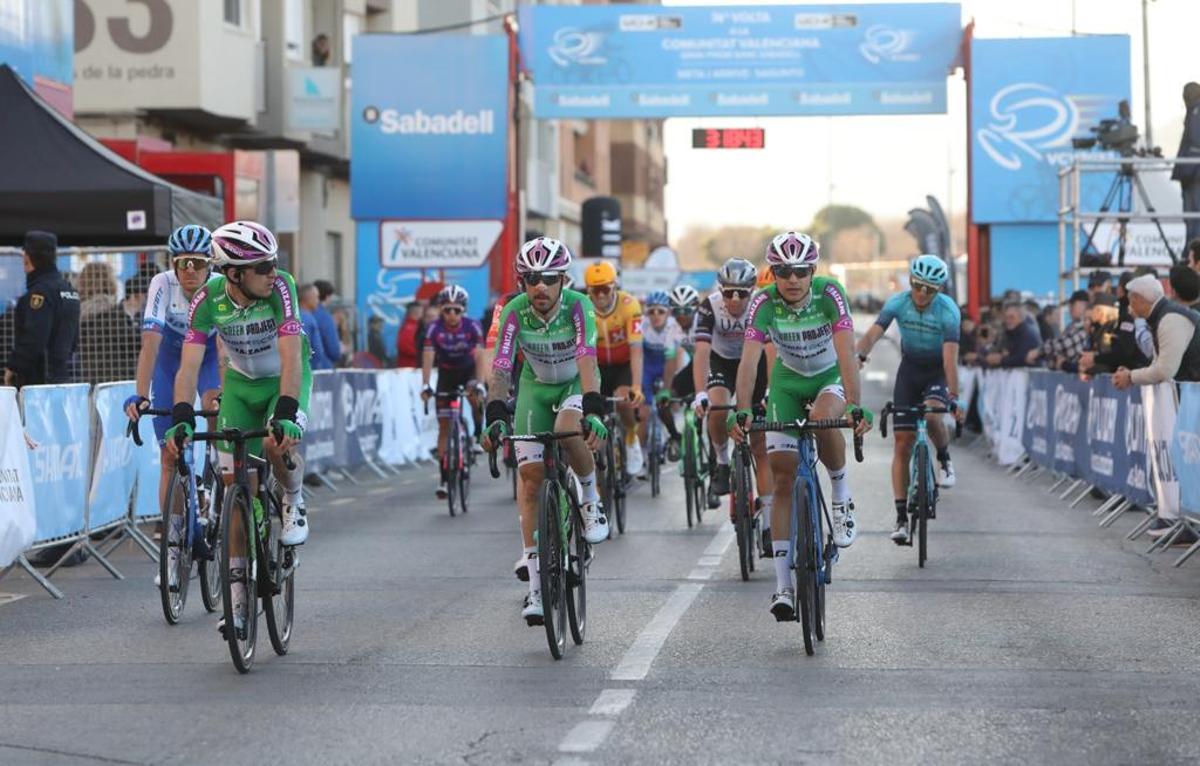 Los ciclistas vivieron una etapa movida entre Bétera y Sagunt