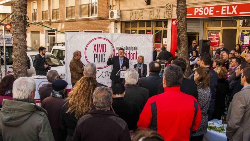 Un acto frente a la sede los socialistas ilicitanos, en imagen de archivo