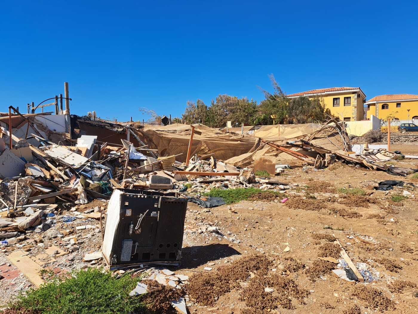 Vertidos ilegales en la urbanización Oasis de Vargas, en Agüimes