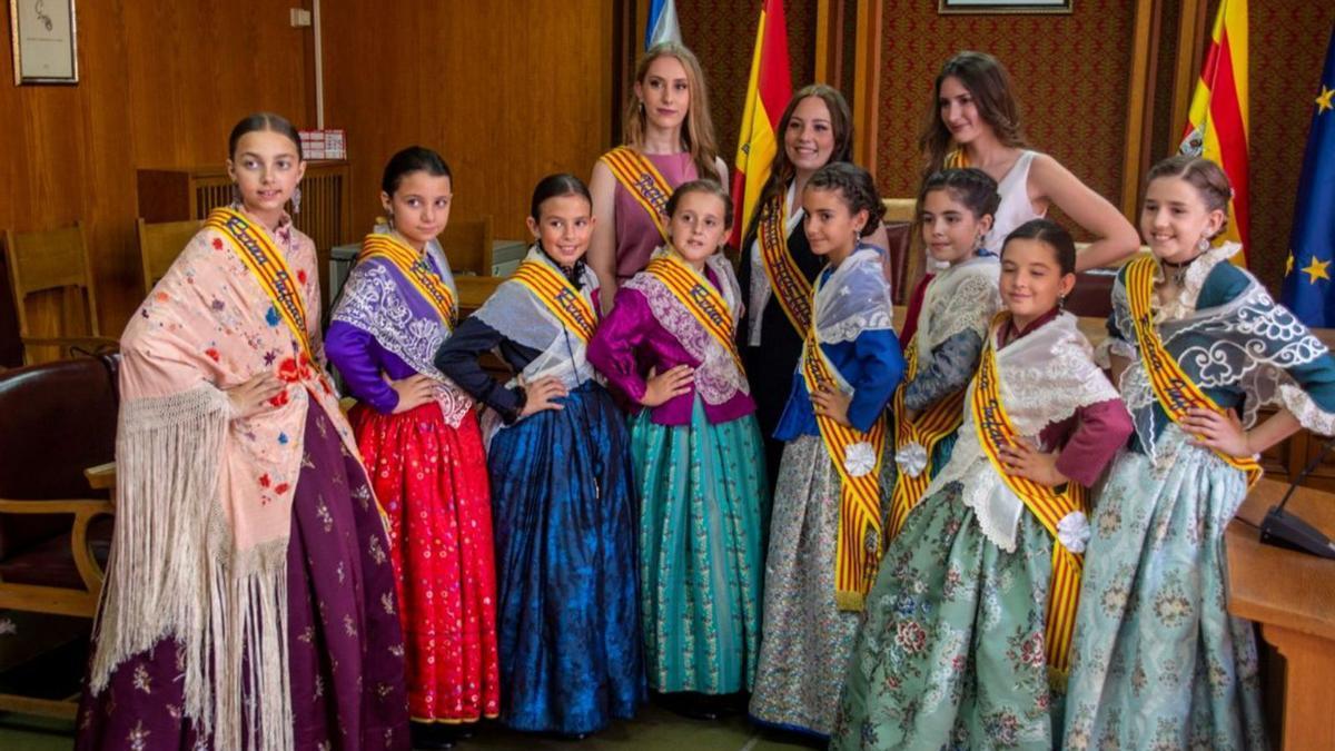 La proclamación de las Reinas Infantiles tuvo lugar en el salón de plenos. | SERVICIO ESPECIAL