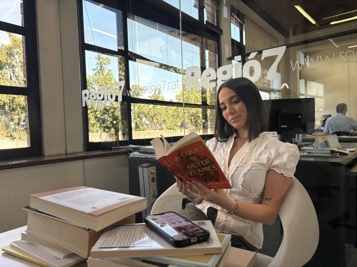 La booktoker de Súria Anna Vázquez