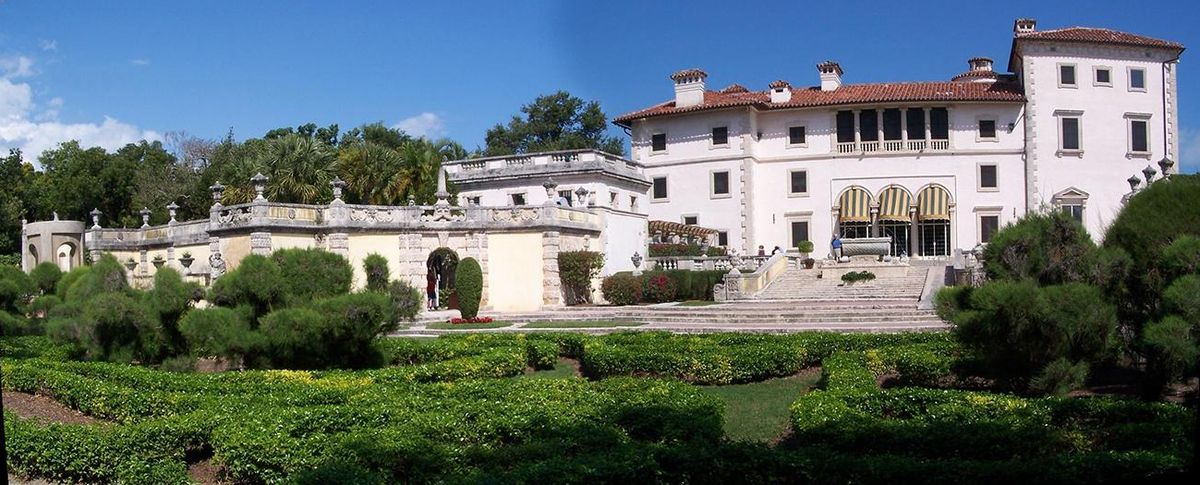 Villa Vizcaya des del jardí