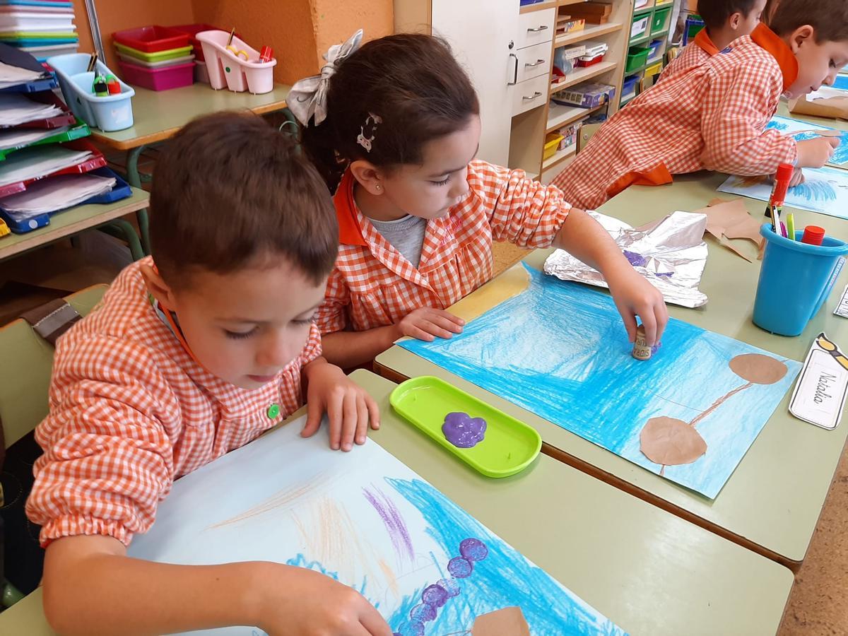 Los niños, en pleno proceso creativo