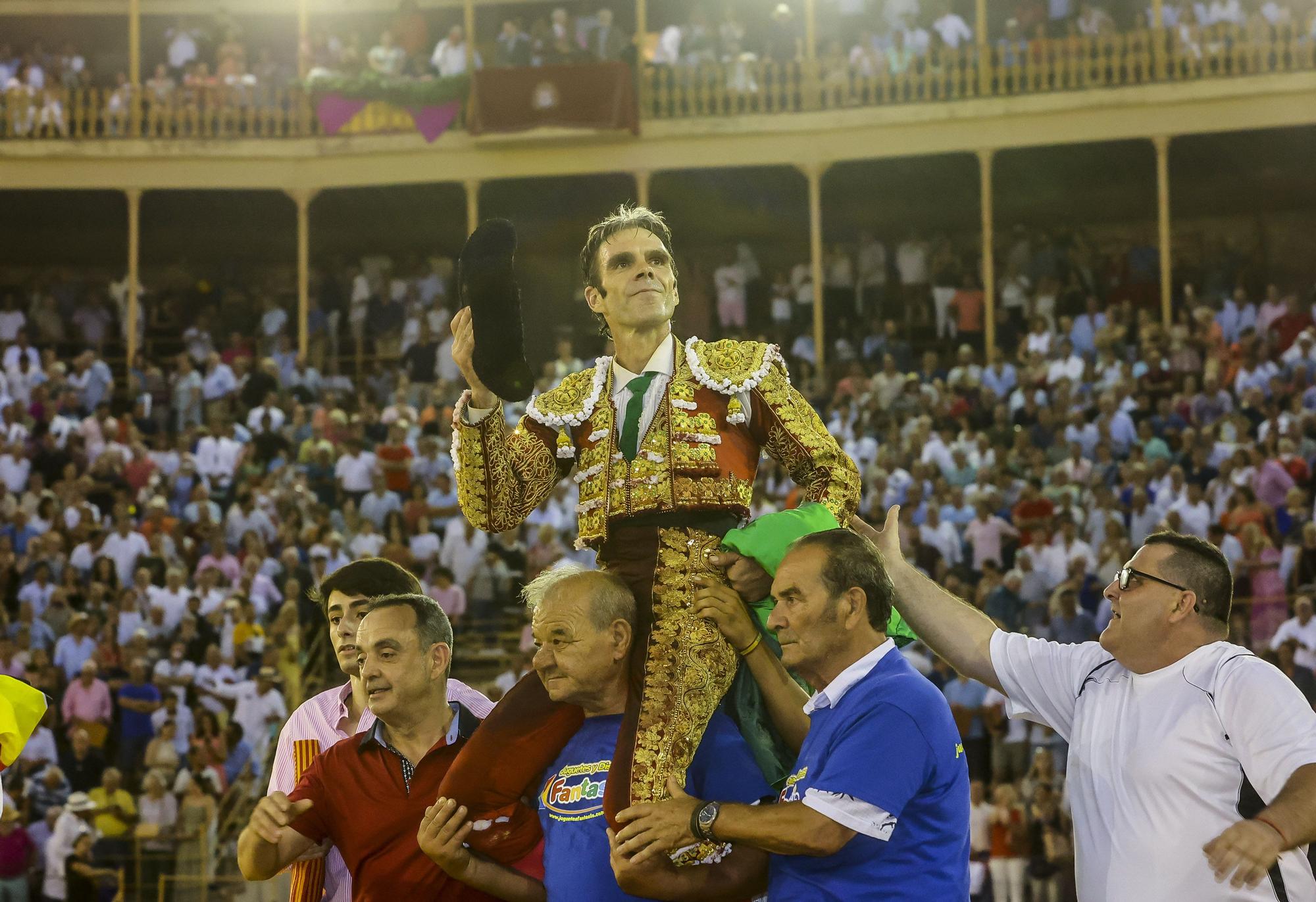 El gran José Tomás revoluciona la plaza de toros de Alicante