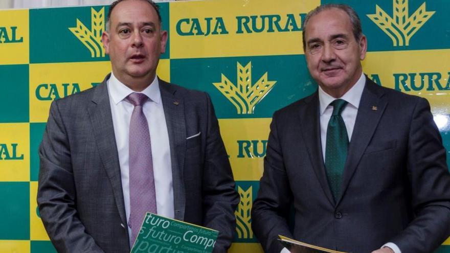 Nicanor Santos Rafael (izquierda) y Cipriano García, en la presentación del balance de Caja Rural