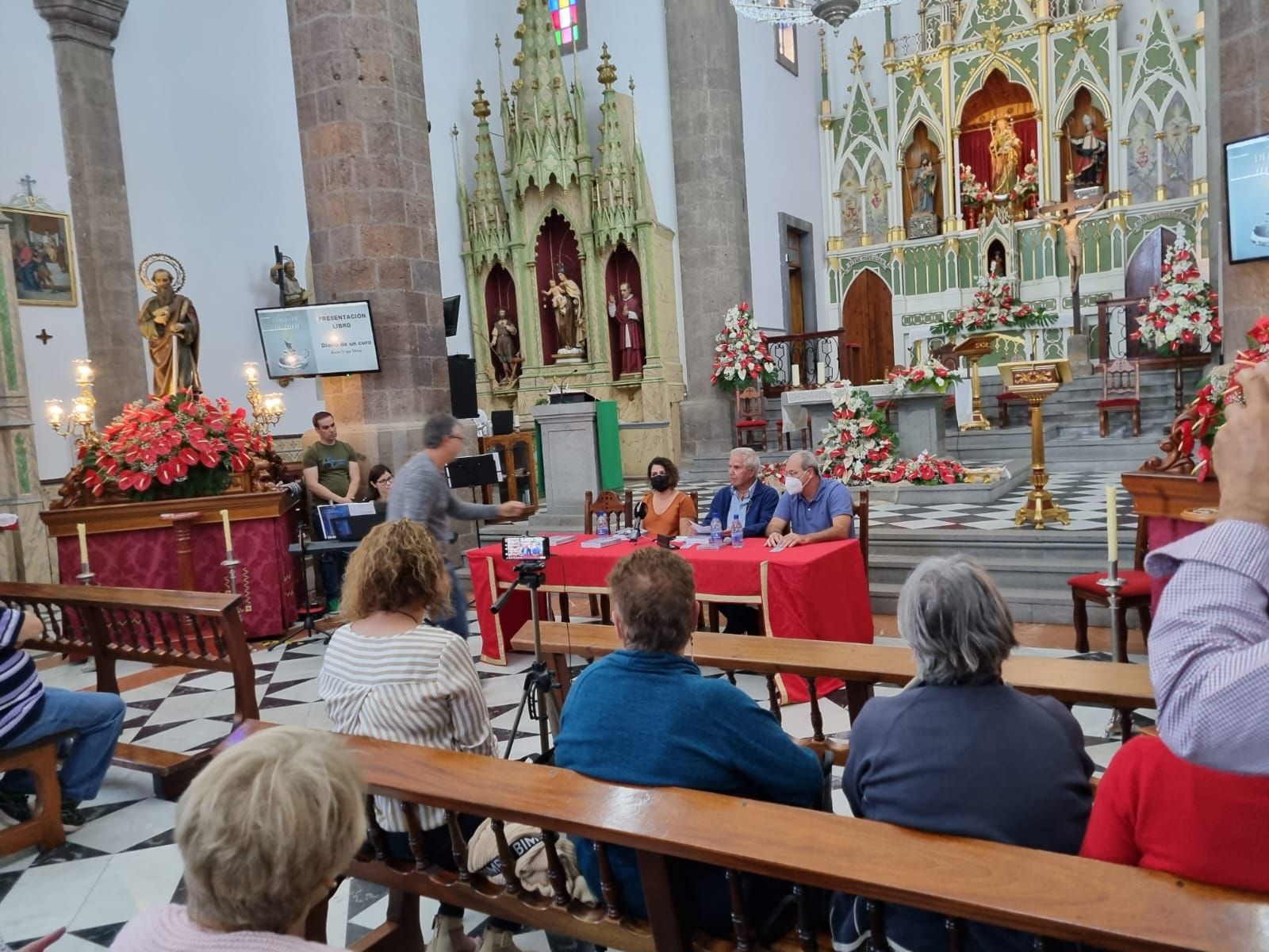 Presentación del libro 'Diario de un cura'