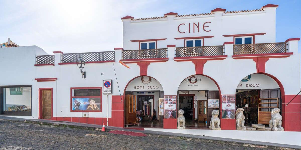 Fachada del antiguo Cine de la Villa de Teguise.