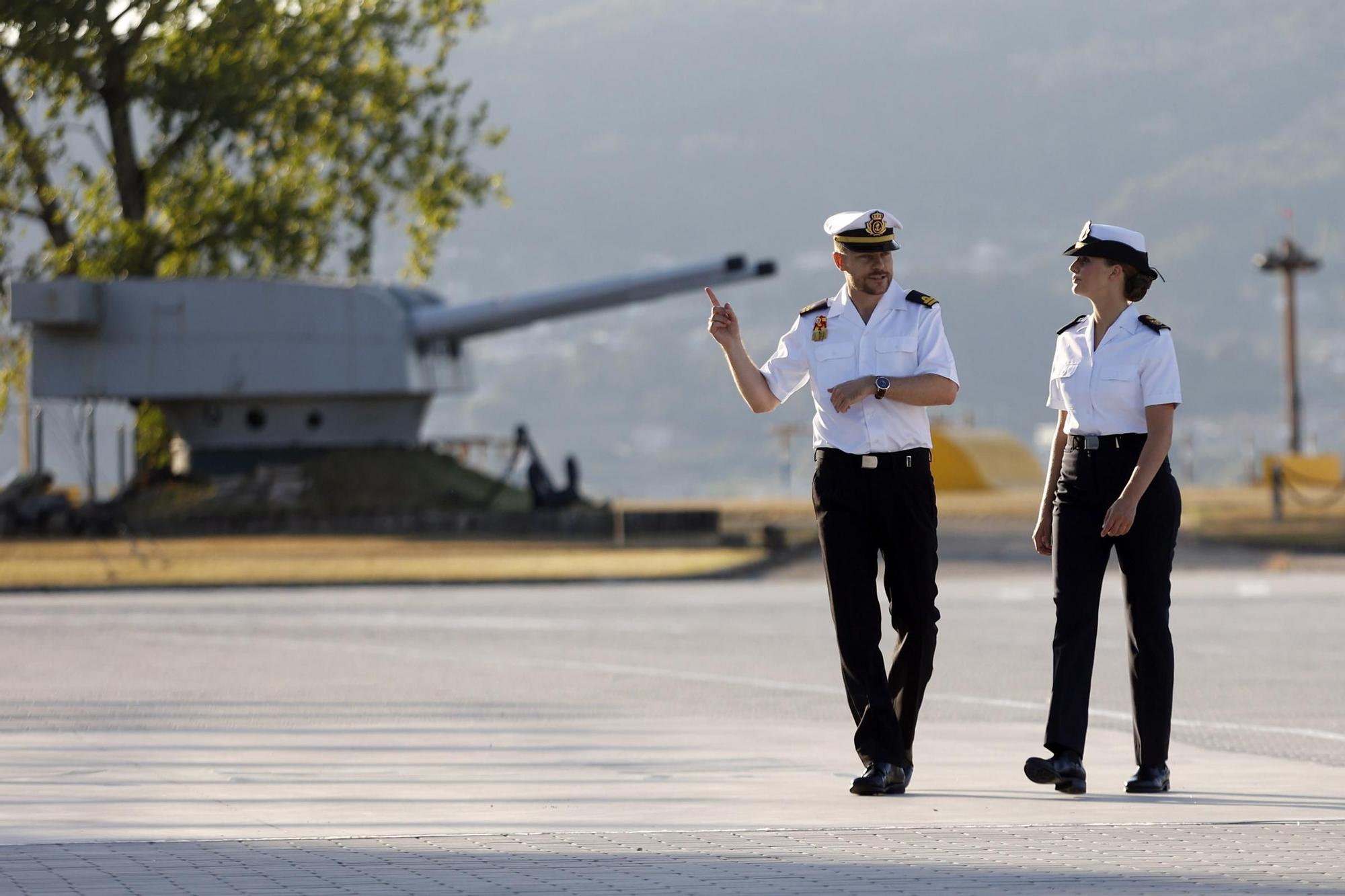 Leonor conoce de primera mano la Escuela Naval de Marín