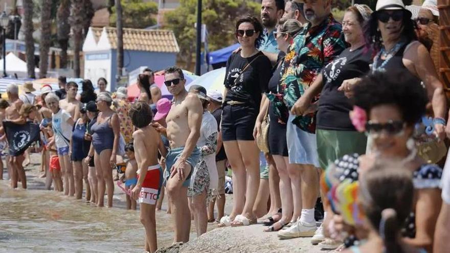 Miles de personas se dan cita hoy para abrazar al Mar Menor
