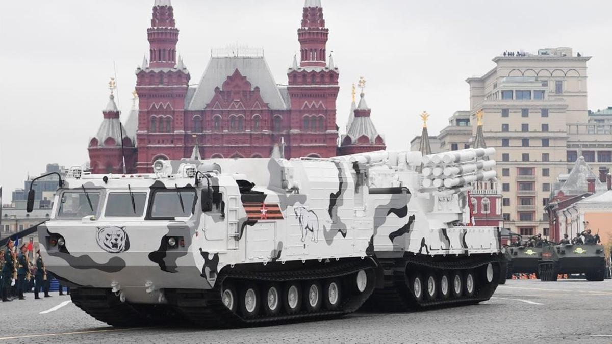 Las baterías antiaéreas rusas Pantsir-SA durante el desfile de hoy.