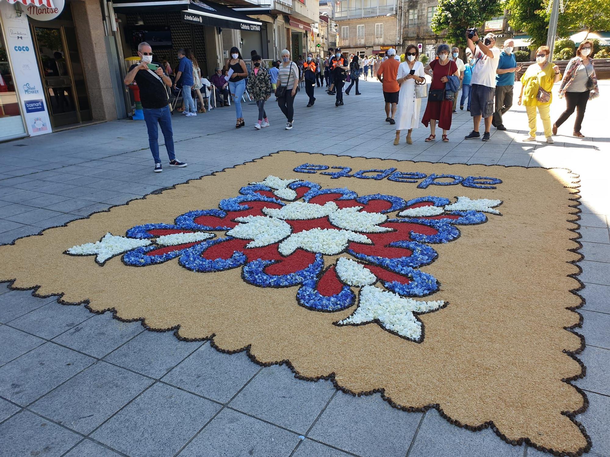 Ponteareas recupera sus alfombras de Corpus adaptándose al COVID