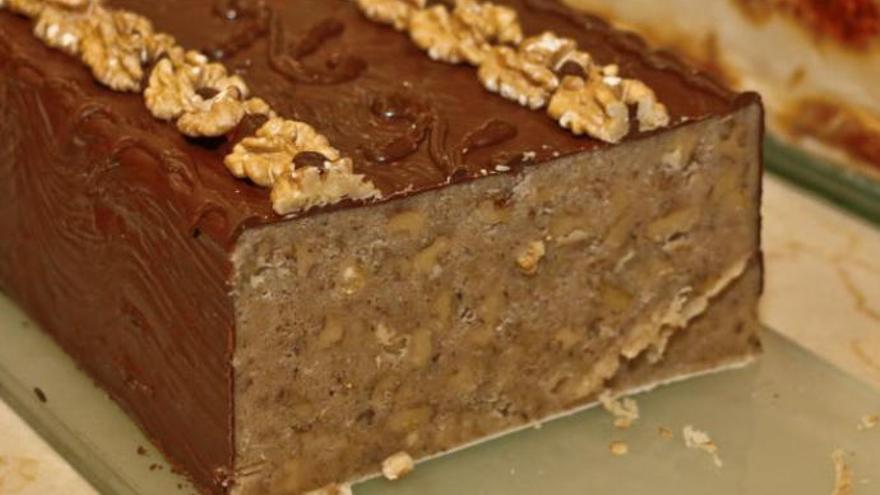 El sencillo tiramisú de turrón con el que podrás aprovechar los dulces que te sobraron en Navidad