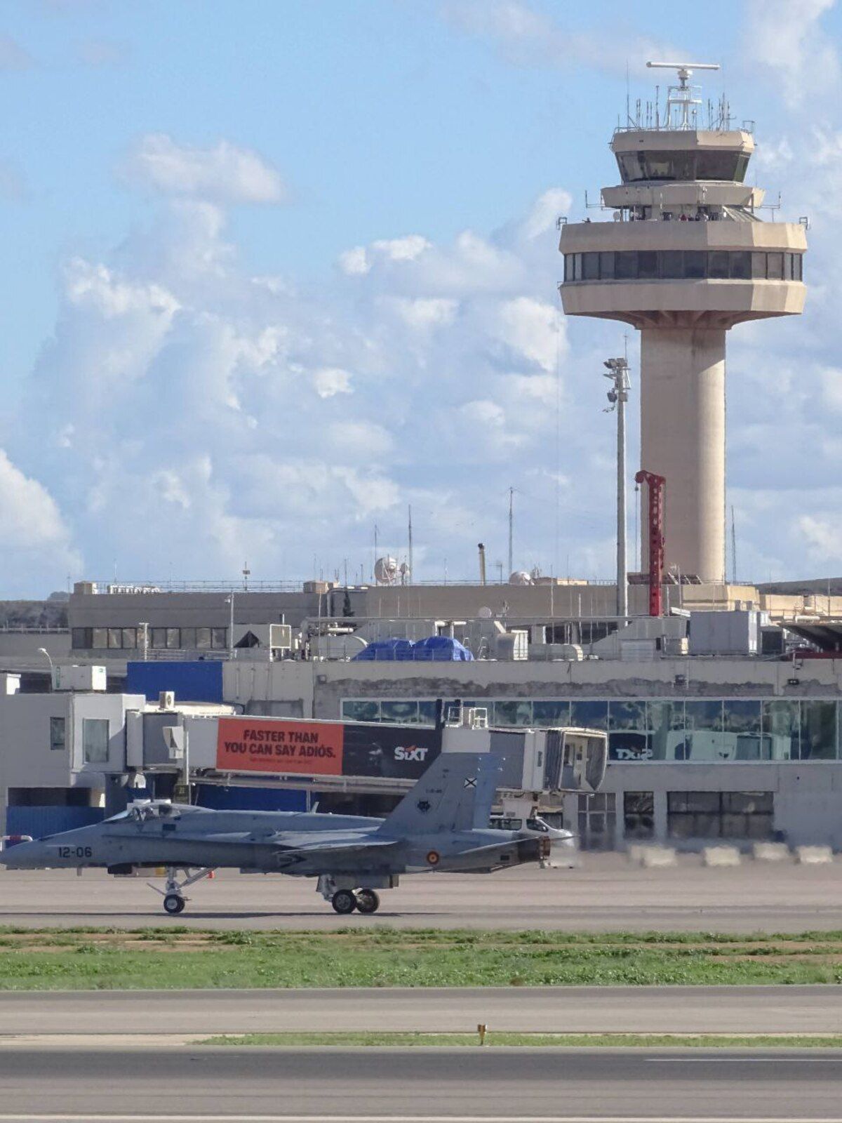 Las fotos de los cazas de combate del Ejército del Aire sobrevolando Mallorca