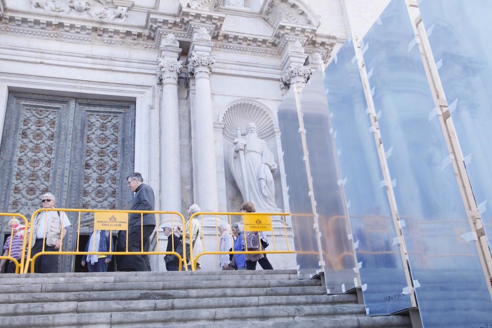 Últims preparatius el dia abans d''inaugurar-se Temps de Flors