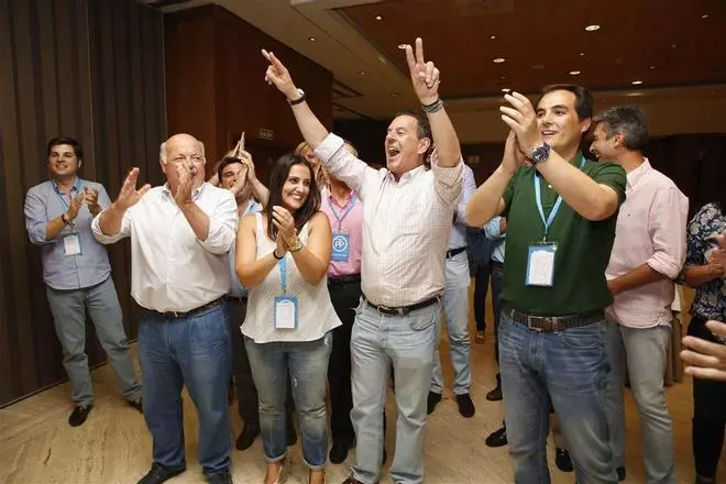 FOTOGALERÍA || La noche electoral en Córdoba
