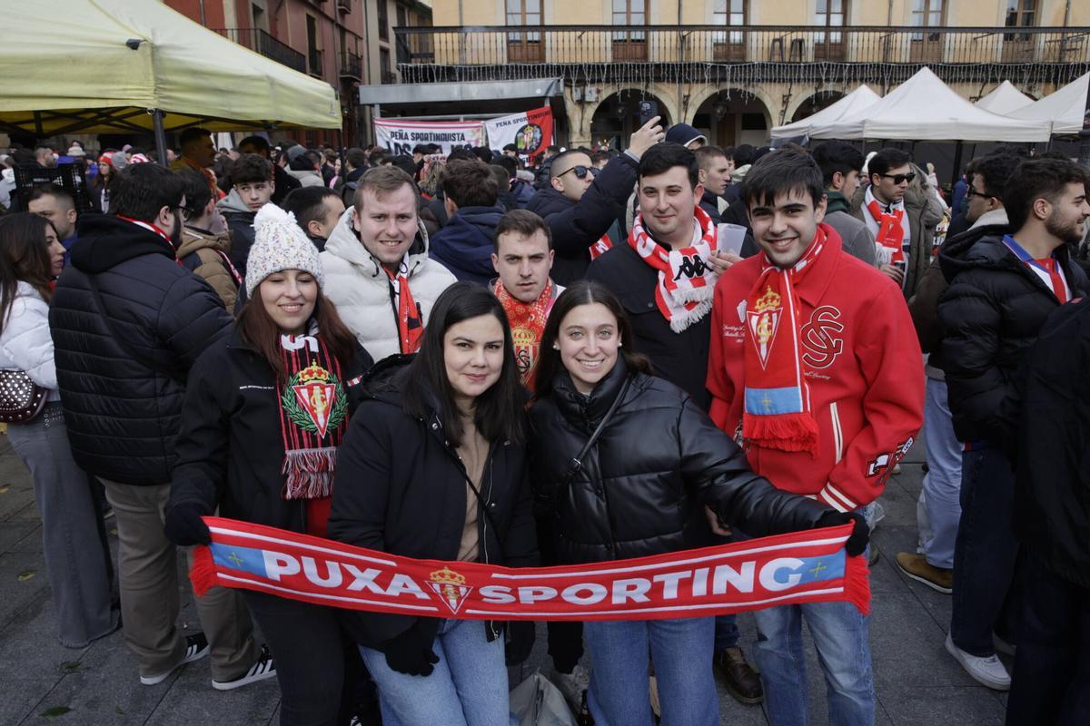 La Mareona invade León ates del partido del Sporting