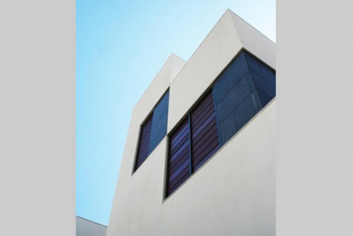 Espectacular casa plurifamiliar con solarium y piscina.