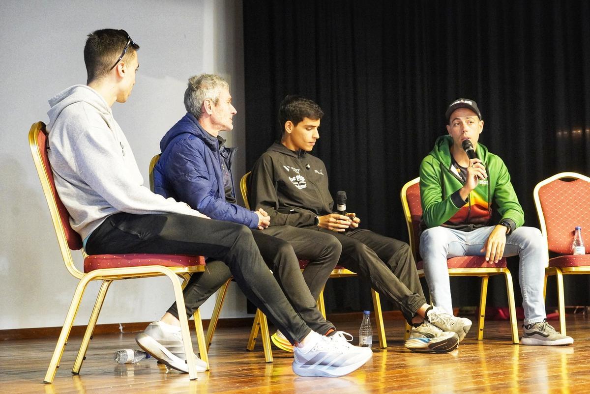 La mesa redonda, celebrada hoy, compuesta por Martín Fiz, Ismanon, Juan Carlos Higuero, Fernando Santander.