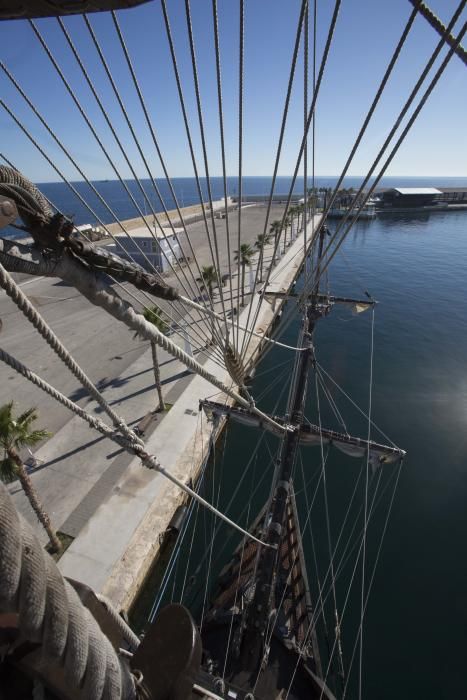 Así es la réplica de los galeones del siglo XVI atracada en Alicante