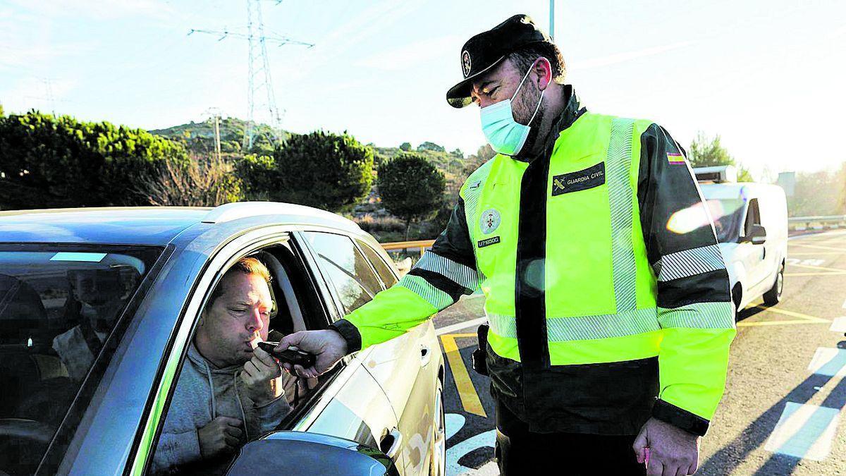 Las infracciones por alcohol y drogas al volante ya superan a las de todo el año pasado. Operación y control policial por las fiestas navideñas.