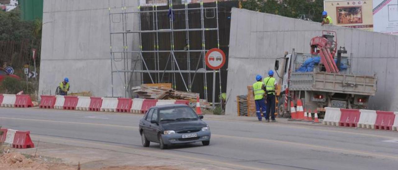 Obras del paso elevado de Jesús durante el desdoblamiento del segundo cinturón. | J. A. RIERA