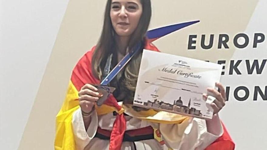 Violeta Díaz y Jairo Ajenjo, oro y bronce en el Europeo cadete de taekwondo