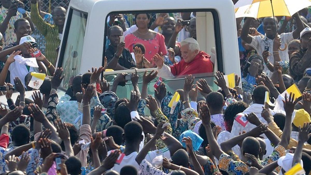 Benedicto XVI acaba su viaje a Benin