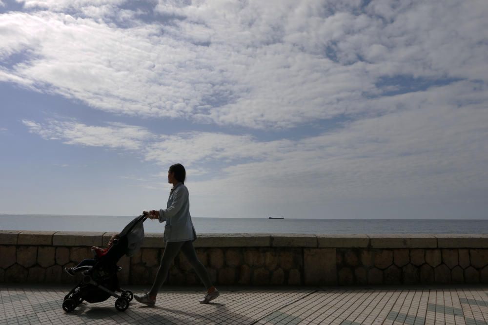 Los menores de 14 años salen a las playas de ...