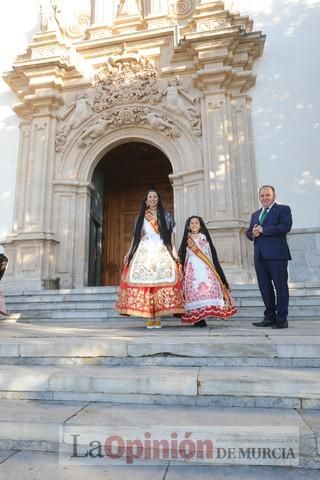 Ofrenda floral a la Virgen de las candidatas a Reina de la Huerta