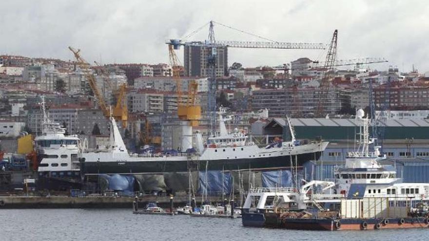 Vista parcial de los astilleros de Armón Vigo, Construcciones Navales P. Freire y Cardama.  // Jorge Santomé