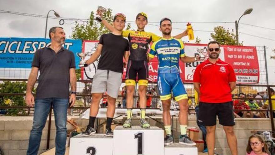 Morales, del Radical Bike, queda tercero en la Marcha BTT de Aspe