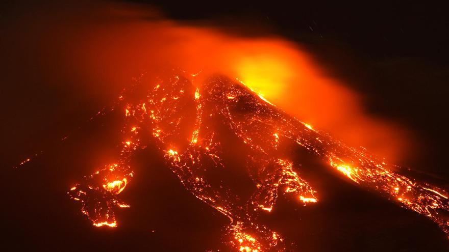 El volcán Etna entra en erupción y deja unas imágenes nunca vistas