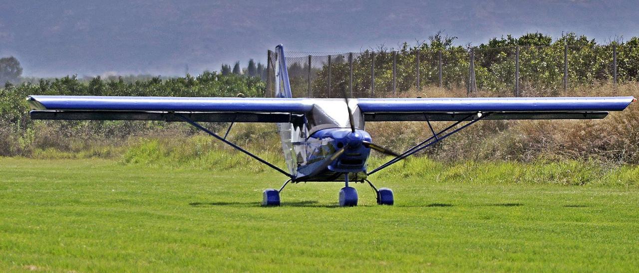 El aterrizaje de una avioneta de Albalat, en una imagen de archivo. | XIMO FERRER