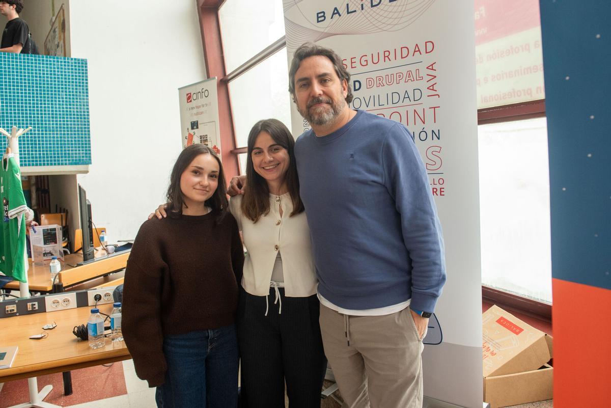 Representantes de la empresa Balidea en la Feria de Emprego