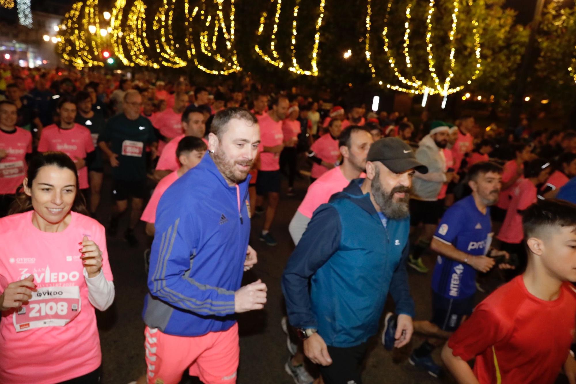 En imágenes: Jaime Bueno (Univerisad de Oviedo) y Mariam Benkert triunfan en la San Silvestre de Oviedo