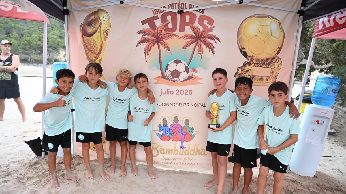 Los integrantes del Black Buddha, campeón de la categoría benjamín