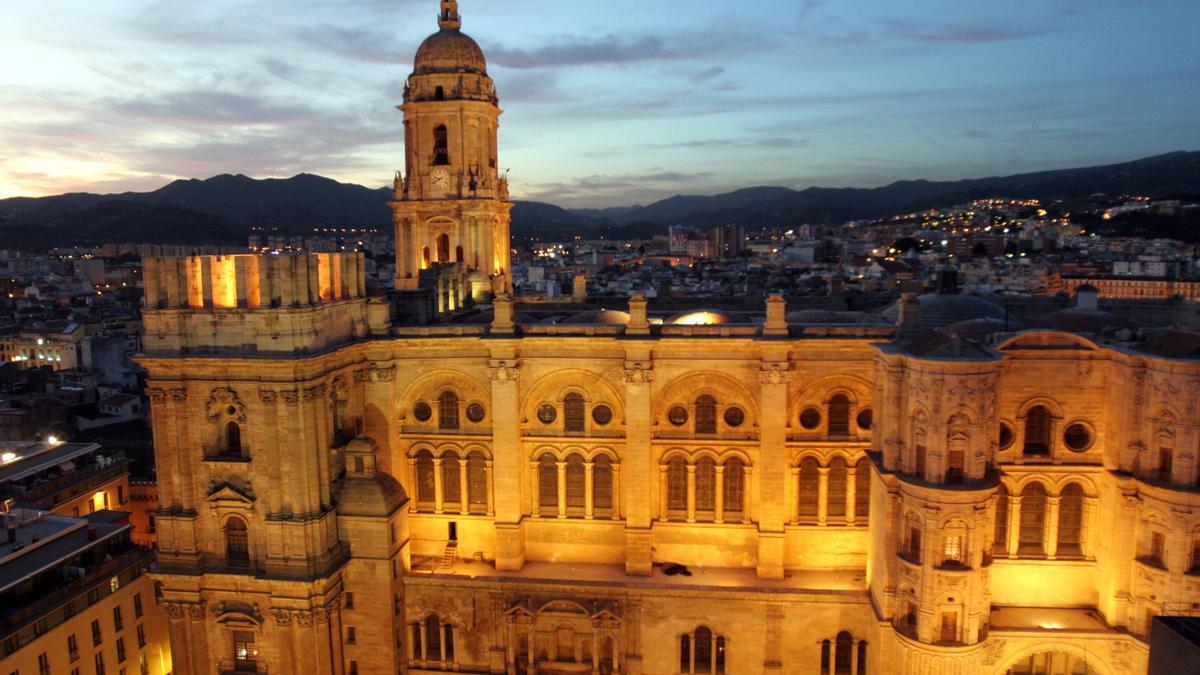 La Catedral, al atarceder.