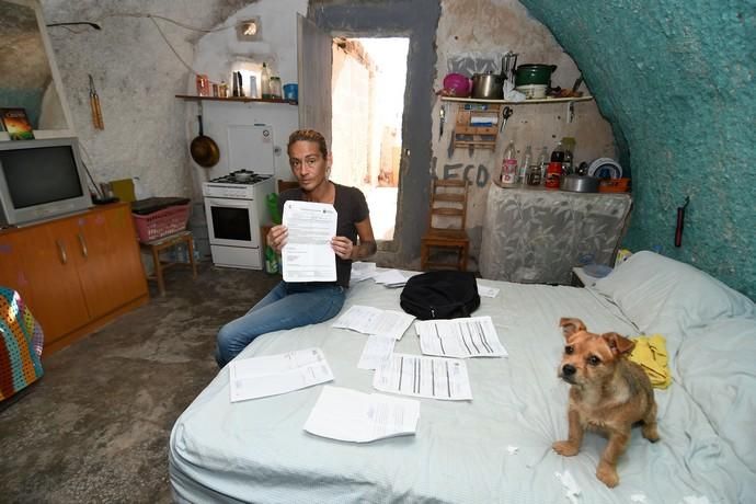 09/01/2019 CENDRO . TELDE. María Jesús Cáceres, vive en una cueva y padece una enfermedar.  Fotografa: YAIZA SOCORRO.