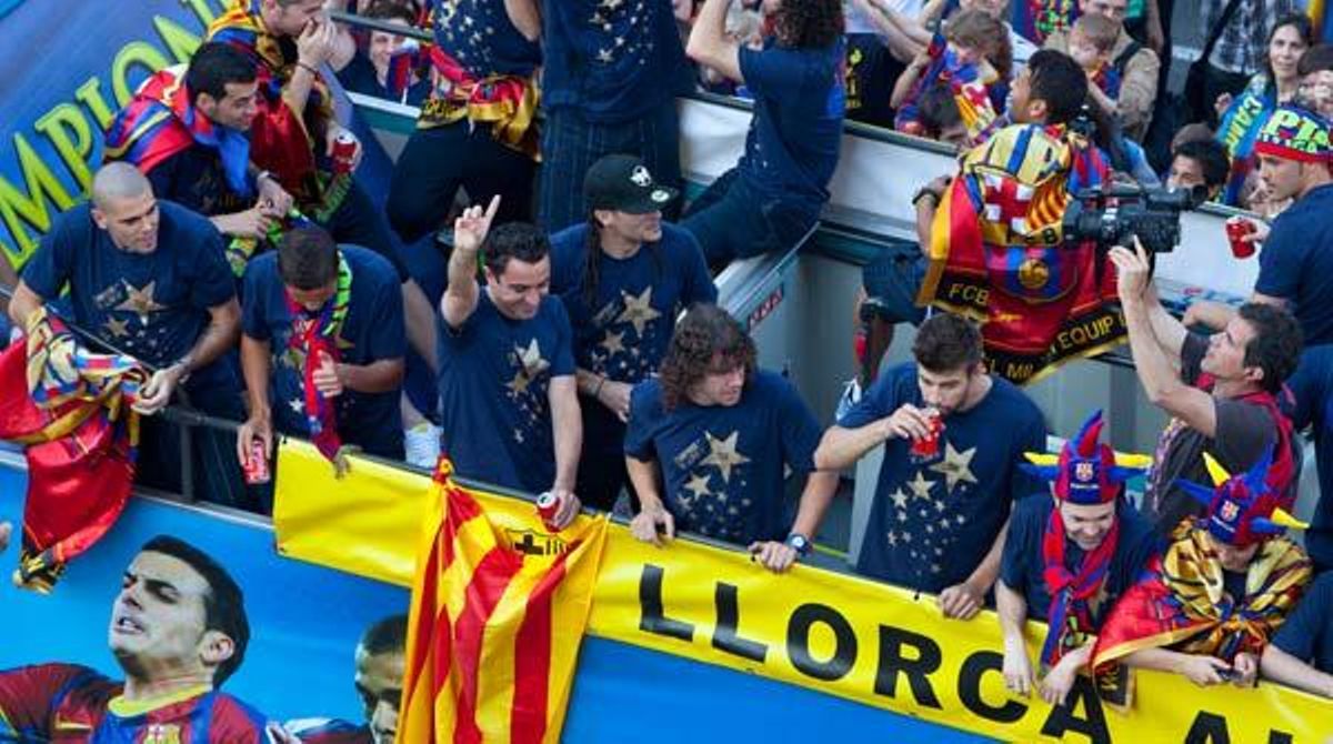 El FC Barcelona celebra el seu títol amb un record a les víctimes del terratrèmol.