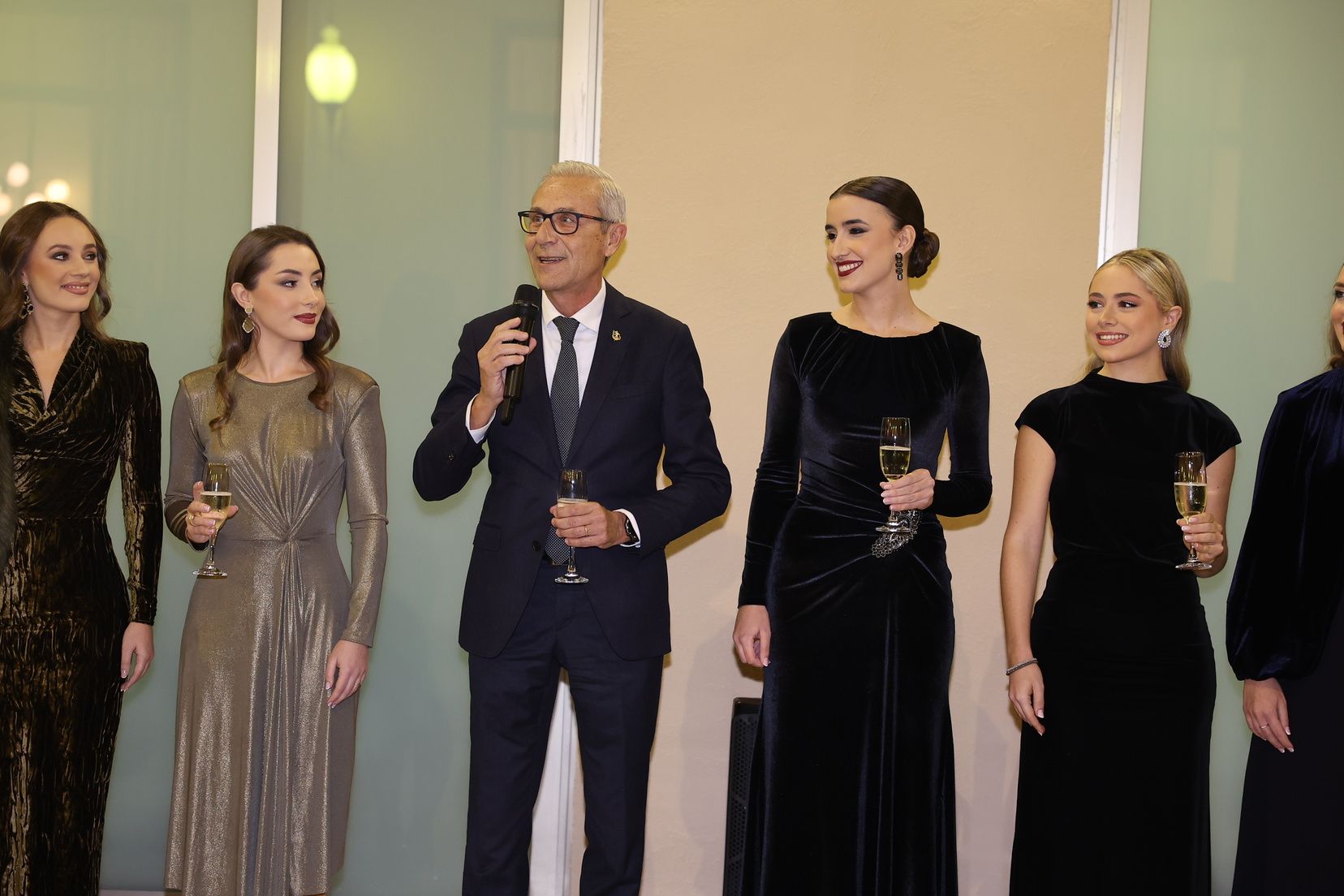 Las Fallas brindan por las fiestas de 2026
