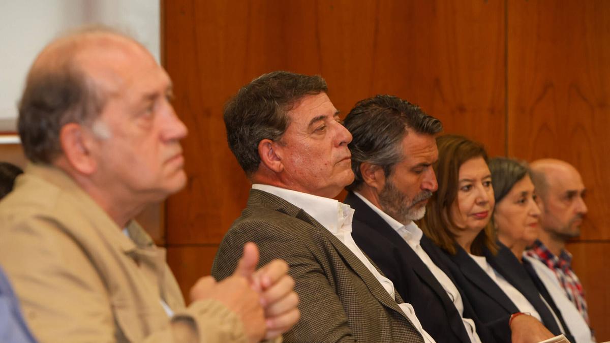 Besteiro, en las jornadas sobre financiación y autogobierno, en Santiago.